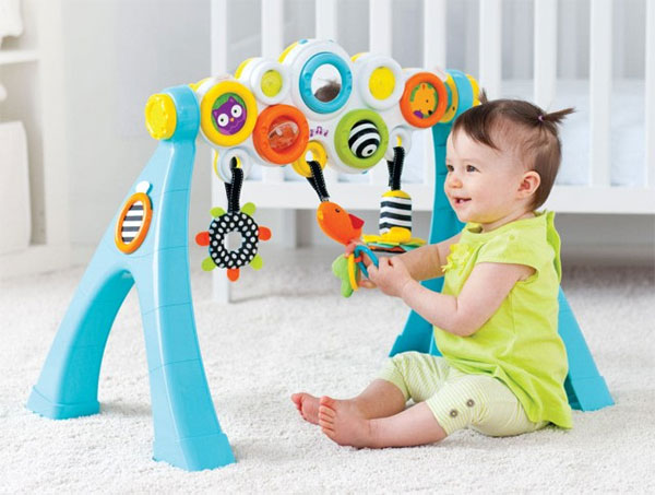Mẹo hay giúp mẹ chọn đồ chơi cho trẻ sơ sinh an toàn, hiệu quả do choi cho tre so sinh - Mẹo hay giúp mẹ chọn đồ chơi cho trẻ sơ sinh an toàn, hiệu quả