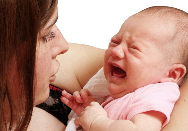Những dấu hiệu nhận biết bé bị bệnh mẹ cần lưu ý