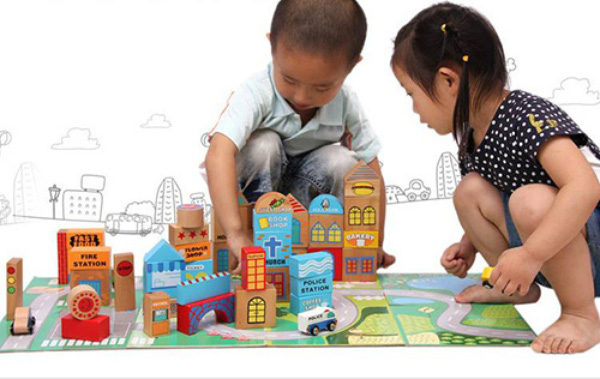 Mách cho mẹ 5 gợi ý khi lựa chọn đồ chơi cho bé lua chon do choi cho be.jpg1 - Mách cho mẹ 5 gợi ý khi lựa chọn đồ chơi cho bé