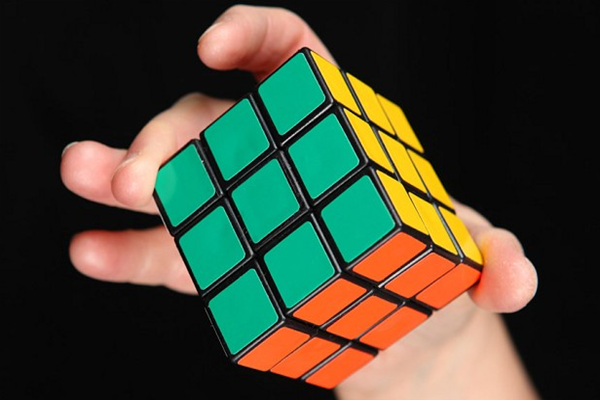 Với rubik,. bé sẽ có những phút giây giải trí vui vẻ và bổ ích