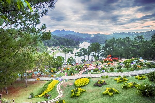 Các địa điểm nổi tiếng của Đà Lạt không thể bỏ qua cac dia diem noi tieng cua da lat khong the bo qua2 600x400 - Các địa điểm nổi tiếng của Đà Lạt không thể bỏ qua