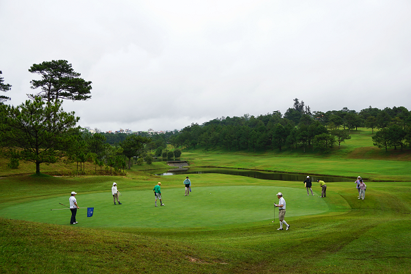 Đồi Cù từng là sân Golf lý tưởng