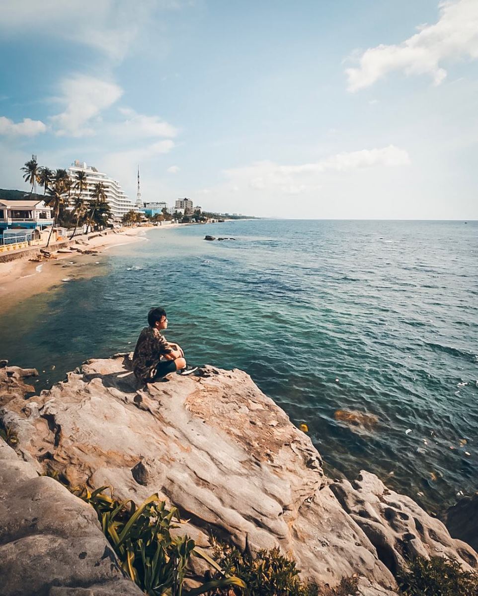 Top 10 địa điểm check-in đẹp nhất ở Phú Quốc không thể bỏ qua bien dinh cau co view nhin ra bien an tuong - Top 10 địa điểm check-in đẹp nhất ở Phú Quốc không thể bỏ qua