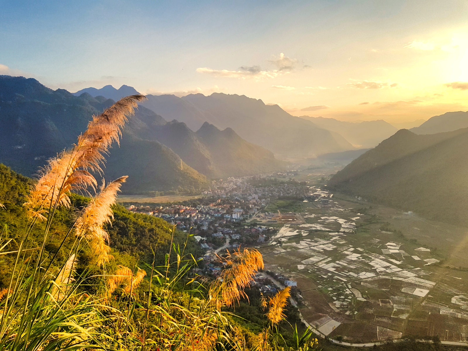 mai chau Dia diem chup anh dep nhat o Tay Bac - Top 10 địa điểm chụp ảnh đẹp nhất ở Tây Bắc