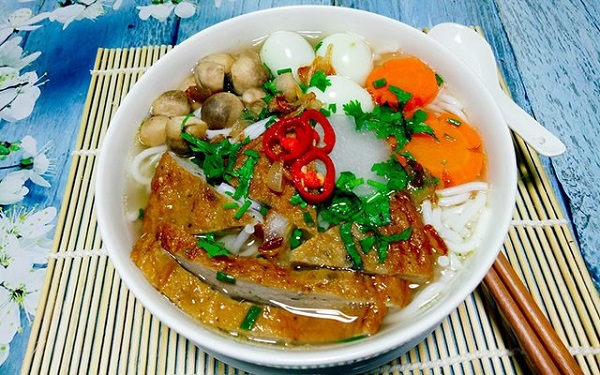 4.banh canh cha ca - Top 16 cách nấu bánh canh theo vùng miền ngon vô đối