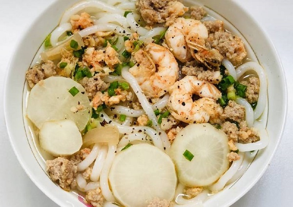 bánh canh tôm, thịt